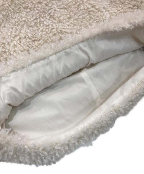 MIESROHE（ミースロエ）MIESROHE (ミースロエ) シャギーベストトップス　MWFT224010 アイボリー サイズ:Freeの古着・服飾アイテム