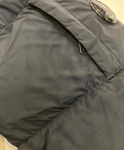 C.P COMPANY（シーピーカンパニー）C.P COMPANY (シーピーカンパニー) ダウンジャケット　13CMOW251A ネイビー サイズ:48の古着・服飾アイテム