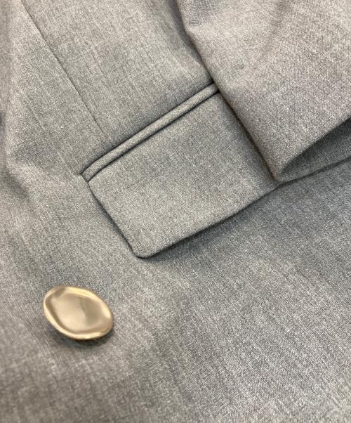 Snidel（スナイデル）Snidel (スナイデル) Sustainableイレギュラー金ボタンジャケット　25SS　SWFJ251082 グレーの古着・服飾アイテム