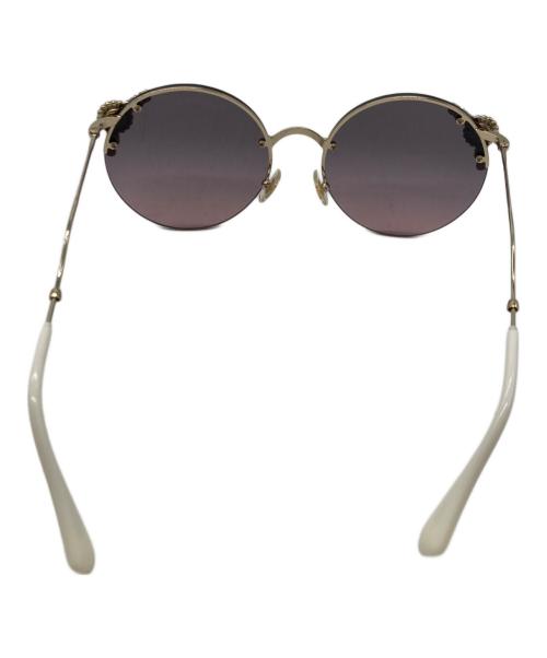 MIU MIU（ミュウミュウ）MIU MIU (ミュウミュウ) フェイクパール ラインストーンサングラス パープル サイズ:60口18の古着・服飾アイテム