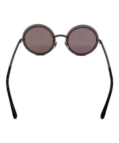 CHANEL（シャネル）CHANEL (シャネル) サングラス チェーンモチーフ メガネチェーン パープル サイズ:58口18の古着・服飾アイテム