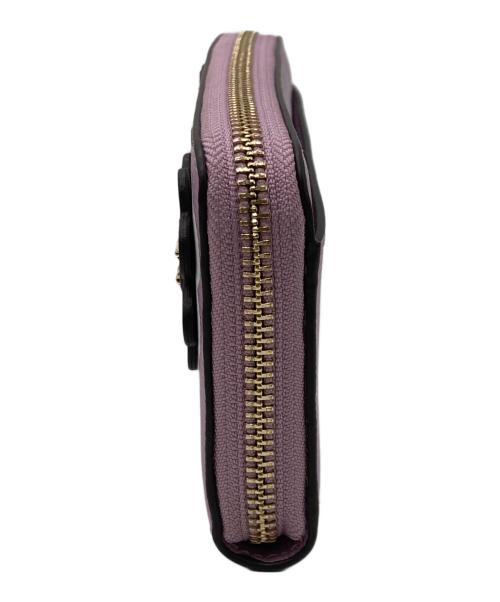 Kate Spade（ケイトスペード）Kate Spade (ケイトスペード) フシルビア グラフィック クローバー アップリケ スリム コンチネンタル ウォレット パープルの古着・服飾アイテム