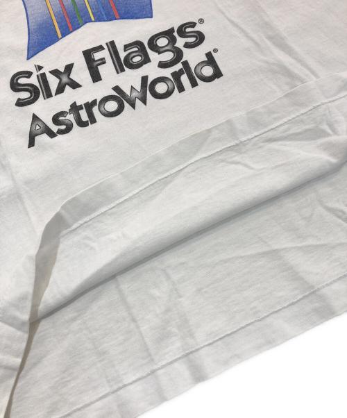 SixFlags（シックスフラッグ）sixflags (シックスフラッグ) プリントTシャツ ホワイト サイズ:-の古着・服飾アイテム