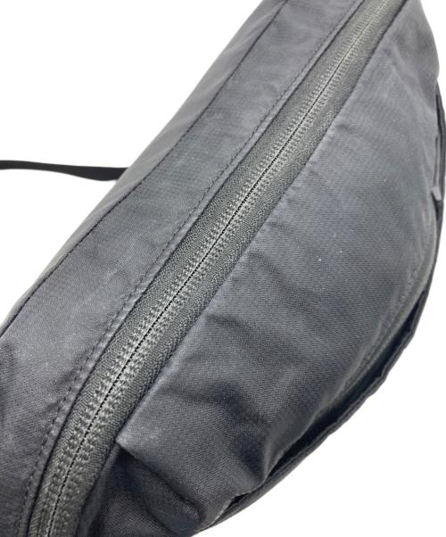 ARC'TERYX（アークテリクス）ARC'TERYX (アークテリクス) HELIAD 6L CROSSBODY BAG ブラックの古着・服飾アイテム