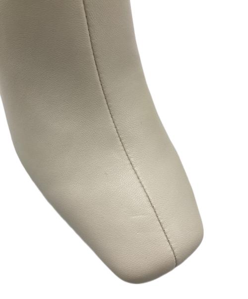 STEVE MADDEN（スティーブマデン）Steve Madden (スティーブマデン) バックジップブーツ　1083008327 ベージュ サイズ:25cmの古着・服飾アイテム