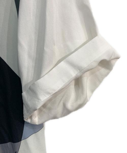 Emilio Pucci（エミリオ プッチ）Emilio Pucci (エミリオ プッチ) Supreme (シュプリーム) s/s shirt ホワイト サイズ:Lの古着・服飾アイテム