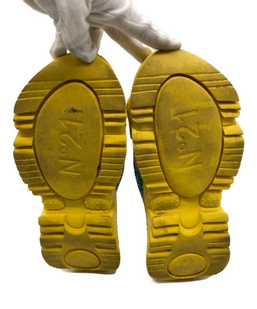 N°21（ヌメロヴェントゥーノ）N°21 (ヌメロヴェントゥーロ) グリッターサンダル　0062 ブルー×イエロー サイズ:37の古着・服飾アイテム