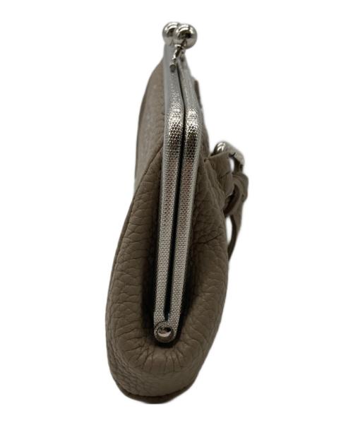 A.D.M.J.（エーディーエムジェイ）A.D.M.J. (エーディーエムジェイ) がま口ポーチ ベージュ サイズ:-の古着・服飾アイテム