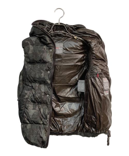 DUVETICA（デュベティカ）DUVETICA (デュベティカ) カモフラダウンベスト カーキ サイズ:Mの古着・服飾アイテム
