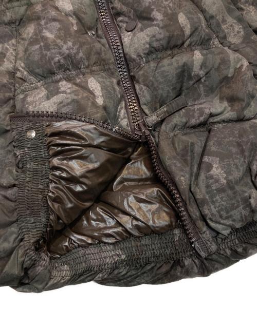 DUVETICA（デュベティカ）DUVETICA (デュベティカ) カモフラダウンベスト カーキ サイズ:Mの古着・服飾アイテム