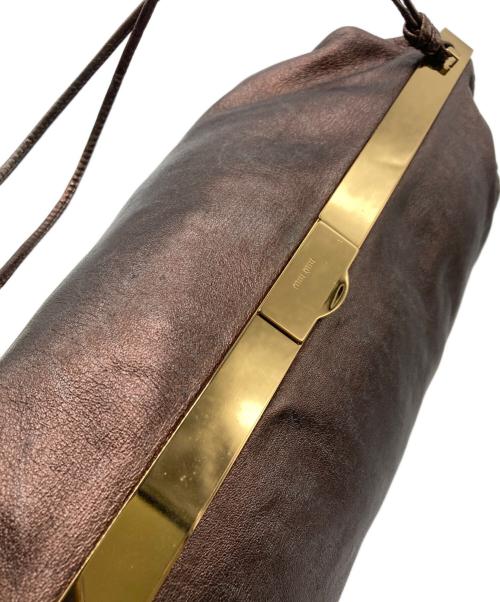 MIU MIU（ミュウミュウ）MIU MIU (ミュウミュウ) メタリックレザーハンドバッグ ブラウンの古着・服飾アイテム