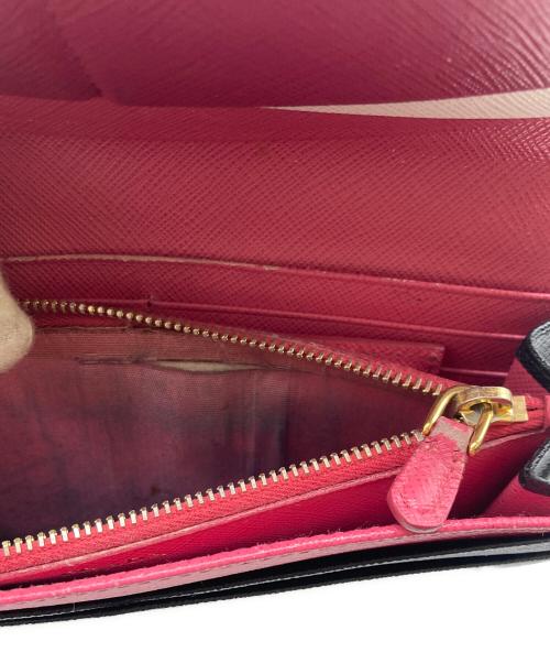 PRADA（プラダ）PRADA (プラダ) サフィアーノ レザー 長財布　1MH132 ブラック×ピンクの古着・服飾アイテム