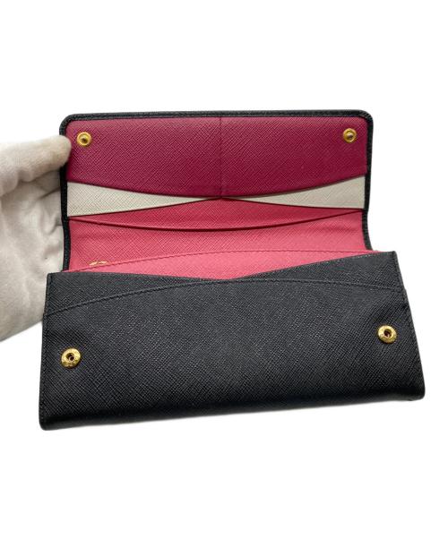 PRADA（プラダ）PRADA (プラダ) サフィアーノ レザー 長財布　1MH132 ブラック×ピンクの古着・服飾アイテム