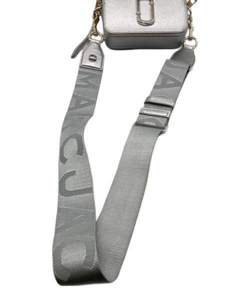 MARC JACOBS（マークジェイコブズ）MARC JACOBS (マークジェイコブス) DTM メタリックスナップショット ショルダーバッグ　2F3HCR056H01 シルバー サイズ:-の古着・服飾アイテム