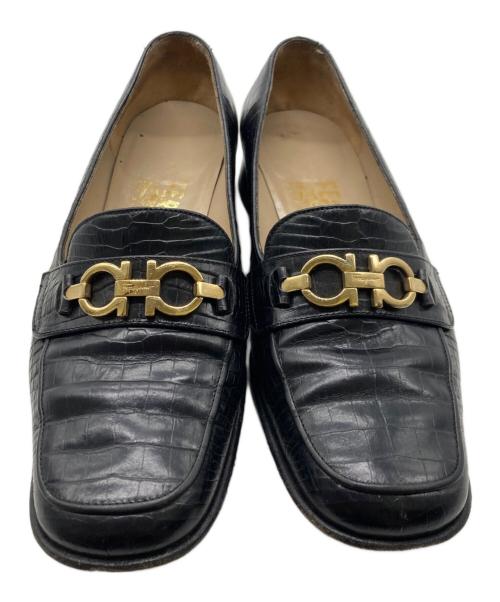 Salvatore Ferragamo（サルヴァトーレ フェラガモ）Salvatore Ferragamo (サルヴァトーレ フェラガモ) 型押しガンチーニローファー ブラック サイズ:5.5の古着・服飾アイテム