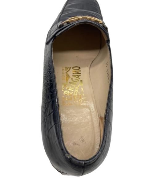 Salvatore Ferragamo（サルヴァトーレ フェラガモ）Salvatore Ferragamo (サルヴァトーレ フェラガモ) 型押しガンチーニローファー ブラック サイズ:5.5の古着・服飾アイテム