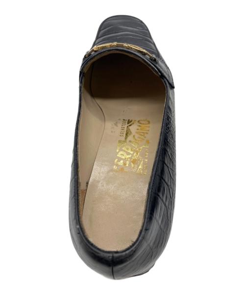 Salvatore Ferragamo（サルヴァトーレ フェラガモ）Salvatore Ferragamo (サルヴァトーレ フェラガモ) 型押しガンチーニローファー ブラック サイズ:5.5の古着・服飾アイテム