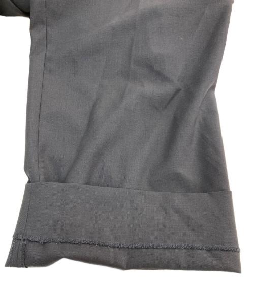UNIVERSAL PRODUCTS.（ユニバーサルプロダクツ）UNIVERSAL PRODUCTS. (ユニバーサルプロダクツ) SUMMER WOOL WIDE TROUSERS　242-60502 グレー サイズ:3の古着・服飾アイテム