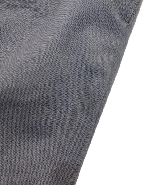 UNIVERSAL PRODUCTS.（ユニバーサルプロダクツ）UNIVERSAL PRODUCTS. (ユニバーサルプロダクツ) SUMMER WOOL WIDE TROUSERS　242-60502 グレー サイズ:3の古着・服飾アイテム