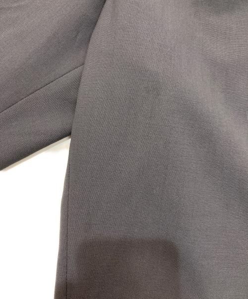 UNIVERSAL PRODUCTS.（ユニバーサルプロダクツ）UNIVERSAL PRODUCTS. (ユニバーサルプロダクツ) SUMMER WOOL WIDE TROUSERS　242-60502 グレー サイズ:3の古着・服飾アイテム