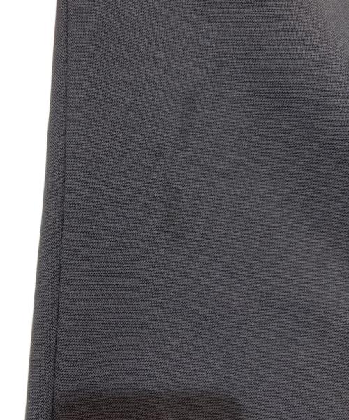 UNIVERSAL PRODUCTS.（ユニバーサルプロダクツ）UNIVERSAL PRODUCTS. (ユニバーサルプロダクツ) SUMMER WOOL WIDE TROUSERS　242-60502 グレー サイズ:3の古着・服飾アイテム