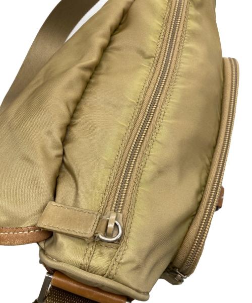 PRADA（プラダ）PRADA (プラダ) ナイロンショルダーバッグ ベージュの古着・服飾アイテム