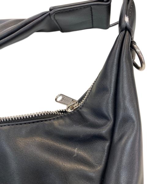 X-GIRL（エックスガール）X-girl (エックスガール) FAUX LEATHER MESSENGER BAG ブラックの古着・服飾アイテム