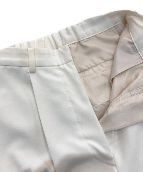Demi-Luxe Beams（デミルクス ビームス）Demi-Luxe BEAMS (デミルクス ビームス) ソフト ドレープ タックパンツ アイボリー サイズ:36の古着・服飾アイテム