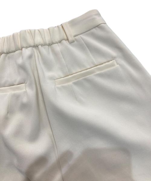 Demi-Luxe Beams（デミルクス ビームス）Demi-Luxe BEAMS (デミルクス ビームス) ソフト ドレープ タックパンツ アイボリー サイズ:36の古着・服飾アイテム
