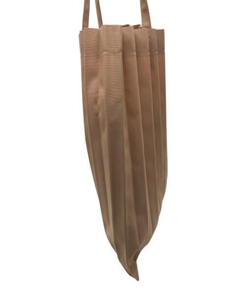 me ISSEY MIYAKE（ミーイッセイ ミヤケ）me ISSEY MIYAKE (ミーイッセイ ミヤケ) TRUNK PLEATS BAG ブラウンの古着・服飾アイテム