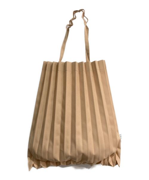 me ISSEY MIYAKE（ミーイッセイ ミヤケ）me ISSEY MIYAKE (ミーイッセイ ミヤケ) TRUNK PLEATS BAG ブラウンの古着・服飾アイテム