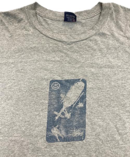 stussy（ステューシー）stussy (ステューシー) プリントTシャツ グレー サイズ:Lの古着・服飾アイテム