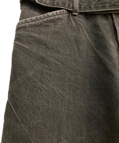 COMOLI（コモリ）COMOLI (コモリ) デニム ベルテッドパンツ ブラック サイズ:Freeの古着・服飾アイテム