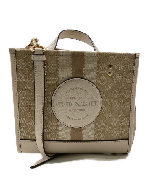 COACH（コーチ）COACH (コーチ) デンプシー トート 22 シグネチャー ジャカード ウィズ ストライプ アンド コーチ パッチ ベージュの古着・服飾アイテム