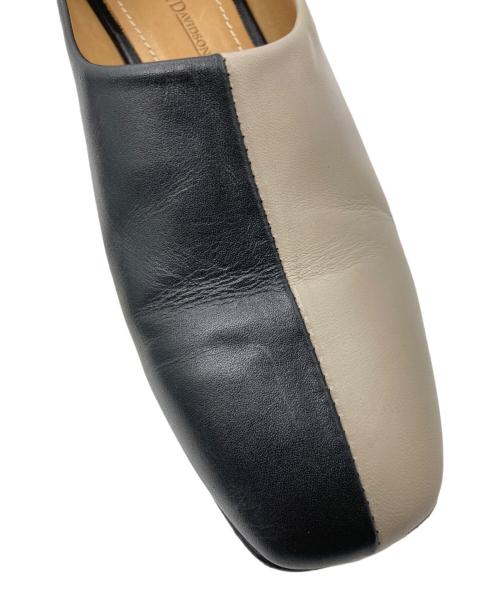 J&M DAVIDSON（ジェイ＆エム デヴィッドソン）J&M DAVIDSON (ジェイ＆エム デヴィッドソン) バイカラースクエアトゥーシューズ ベージュ×ブラック サイズ:35の古着・服飾アイテム