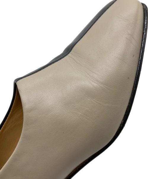 J&M DAVIDSON（ジェイ＆エム デヴィッドソン）J&M DAVIDSON (ジェイ＆エム デヴィッドソン) バイカラースクエアトゥーシューズ ベージュ×ブラック サイズ:35の古着・服飾アイテム