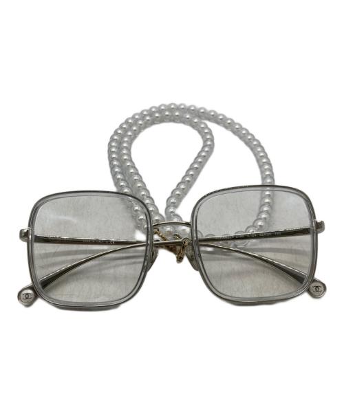 CHANEL（シャネル）CHANEL (シャネル) パールチェーン付きスクエアシェイプサングラス　2195 シルバー サイズ:SIZE 52□20の古着・服飾アイテム
