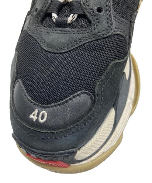 BALENCIAGA（バレンシアガ）BALENCIAGA (バレンシアガ) Triple S(トリプルエス) ブラック×レッド サイズ:US7の古着・服飾アイテム