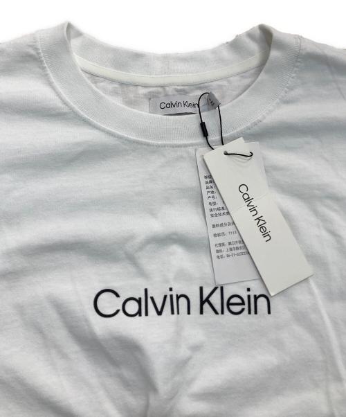 Calvin Klein（カルバンクライン）Calvin Klein (カルバンクライン) プリントTシャツ　40HM228-540-0 ホワイト サイズ:L 未使用品の古着・服飾アイテム