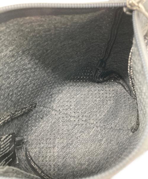 STATE OF ESCAPE（ステイトオブエスケープ）STATE OF ESCAPE (ステイトオブエスケープ) フェスティバルショルダーバッグ グレー サイズ:-の古着・服飾アイテム