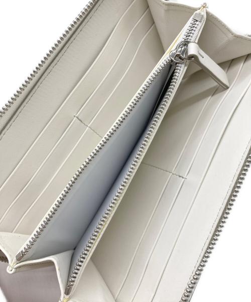 Maison Margiela（メゾンマルジェラ）Maison Margiela (メゾンマルジェラ) WALLET ZIP AROUND CONTINENTAL ホワイトの古着・服飾アイテム