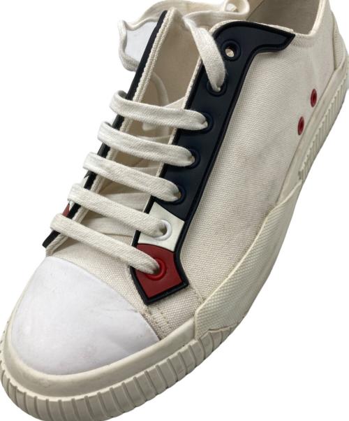 MONCLER（モンクレール）MONCLER (モンクレール) キャンバスローカットスニーカー ホワイト サイズ:42の古着・服飾アイテム