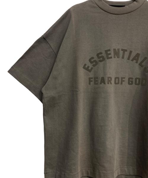 FOG ESSENTIALS（フィアオブゴッド エッセンシャル）FOG ESSENTIALS (フィアオブゴッド エッセンシャル) ロゴ半袖カットソー グレー サイズ:Sの古着・服飾アイテム