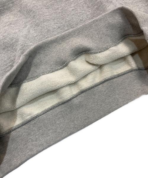 NEVVER（ニューアー）NEVVER (ニューアー) BROCHURE (ブローシュアー) クルーネックスウェット グレー サイズ:Mの古着・服飾アイテム