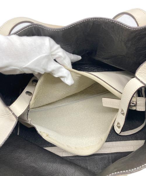 MaxMara（マックスマーラ）MaxMara (マックスマーラ) レザートートバッグ アイボリーの古着・服飾アイテム