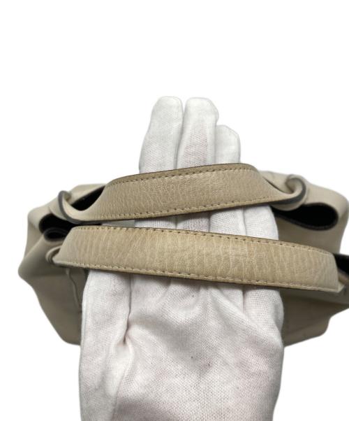 MaxMara（マックスマーラ）MaxMara (マックスマーラ) レザートートバッグ アイボリーの古着・服飾アイテム