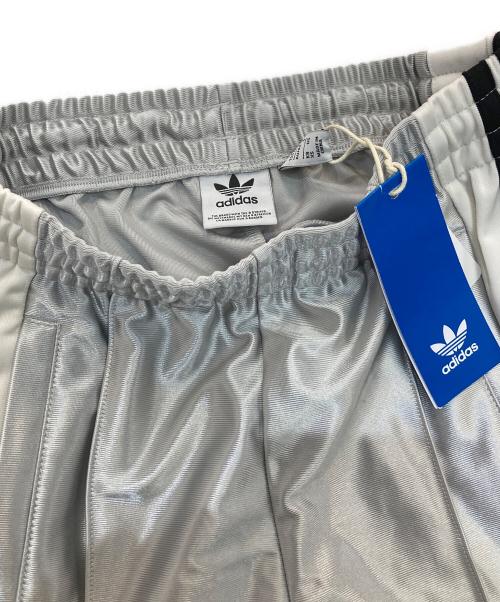 adidas（アディダス）adidas (アディダス) オーバーサイズ アディブレイクパンツ　JM9273 グレー サイズ:XSの古着・服飾アイテム