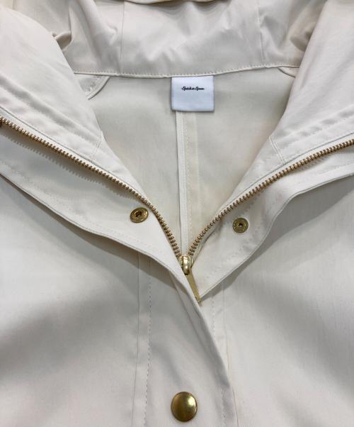 Spick and Span（スピック＆スパン）Spick and Span (スピックアンドスパン) 撥水ツイルフーデッドブルゾン ナチュラル サイズ:38の古着・服飾アイテム