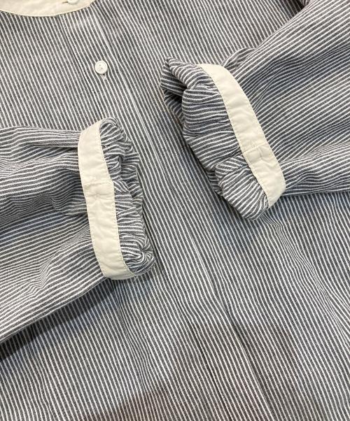 休日と詩（キュウジツトウタ）休日と詩 (キュウジツトウタ) くちぶえロングシャツ　25SS　PO-2547 グレー×ホワイト サイズ:Freeの古着・服飾アイテム