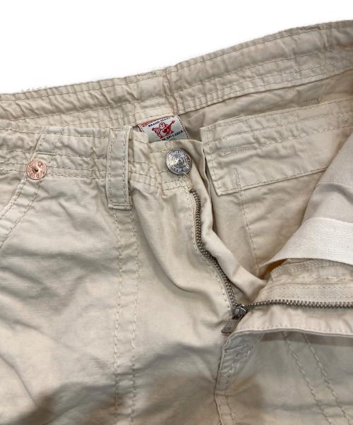 TRUE RELIGION（トゥルー レリジョン）TRUE RELIGION (トゥルー レリジョン) ダメージ加工ハーフカーゴパンツ　38382 アイボリー サイズ:W32 未使用品の古着・服飾アイテム